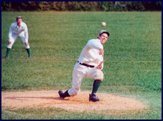 Eric Miklich pitching. Click to enlarge.